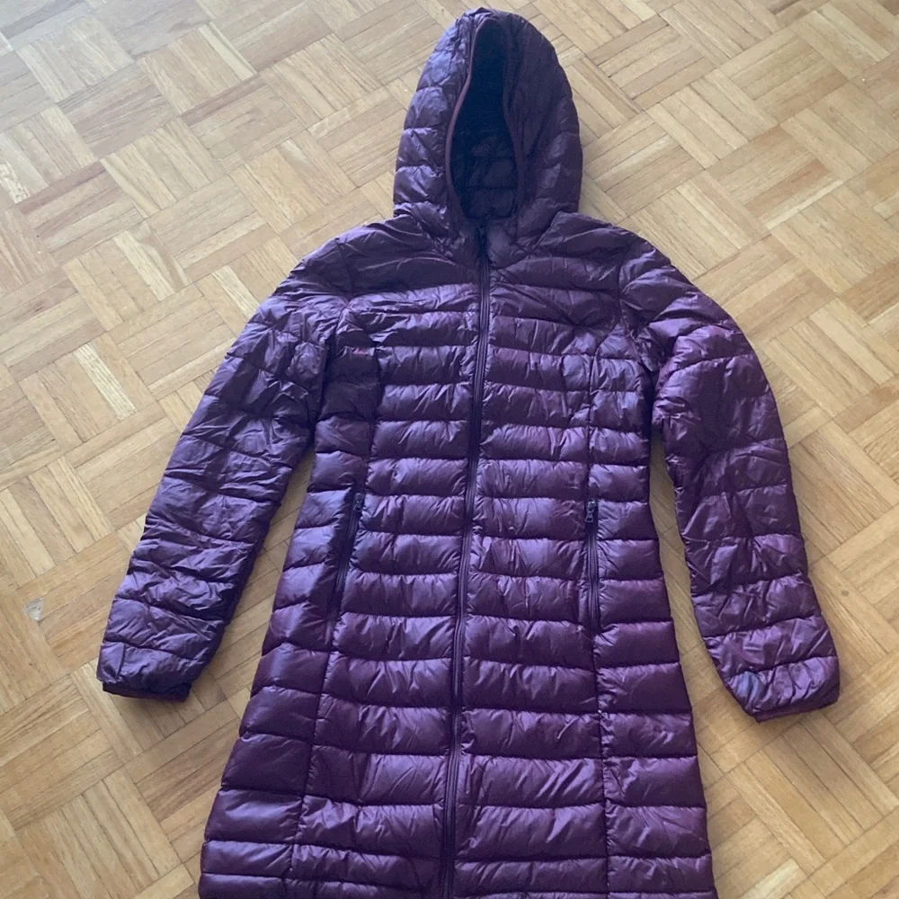 TNA Women's Burgundy Packable Puffer Jacket - Picture 1 of 7